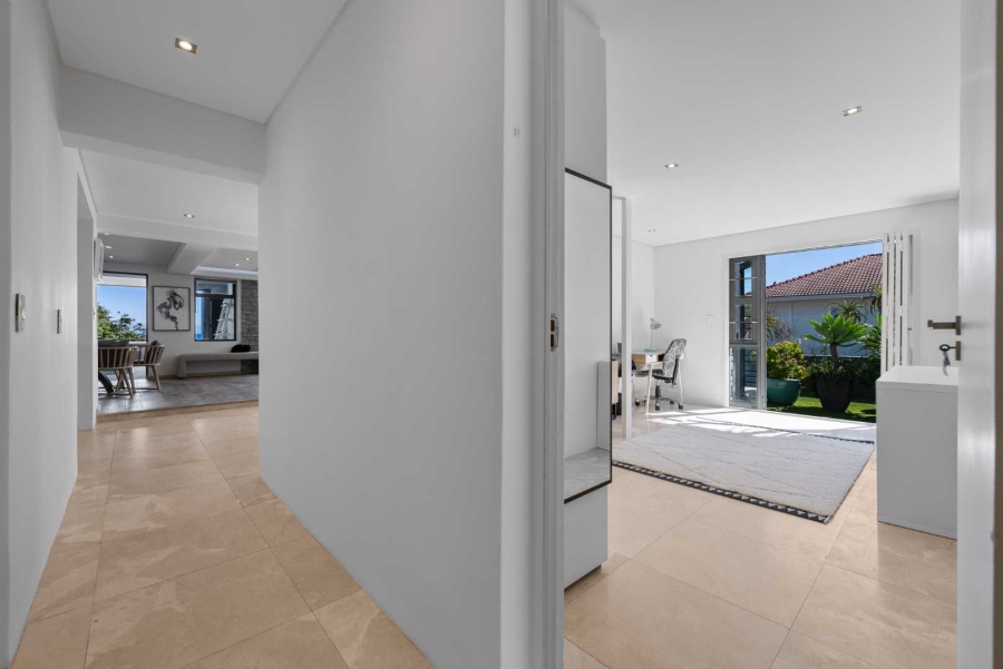 8 Bedroom Property for Sale in Camps Bay Western Cape
